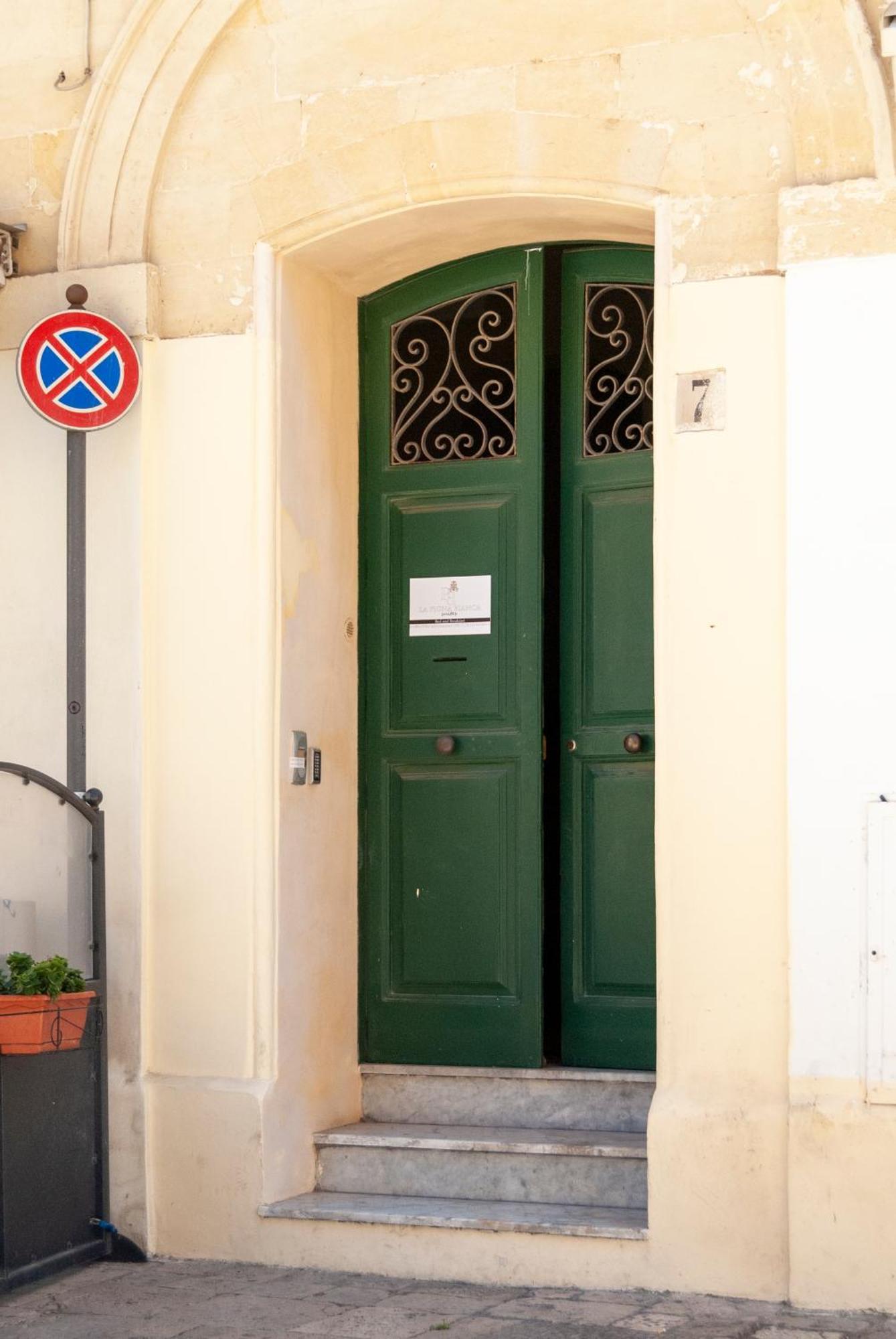 La Pigna Bianca Suites Lecce Buitenkant foto